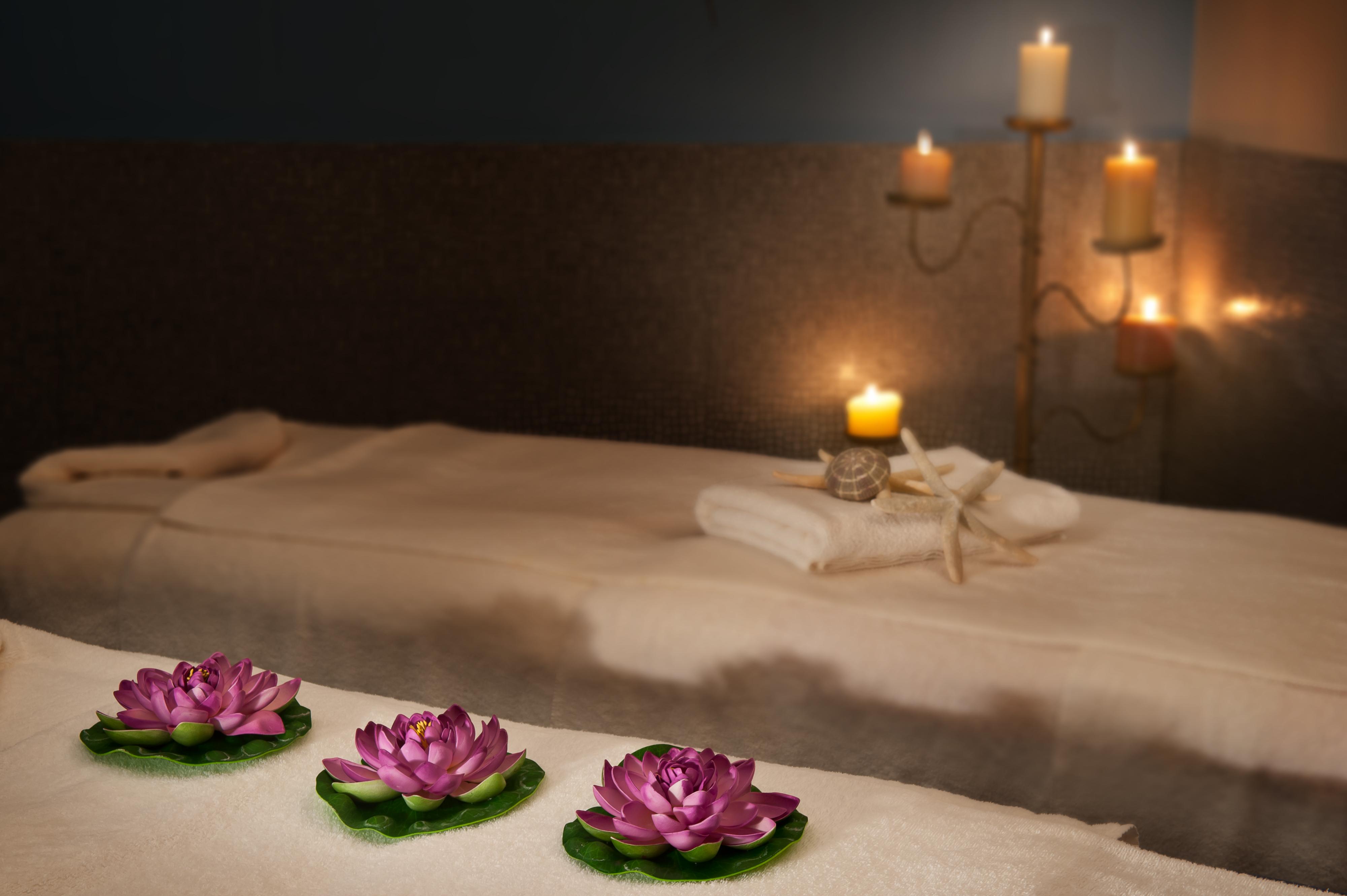 U Magic Palace Eilat Exterior photo A massage table